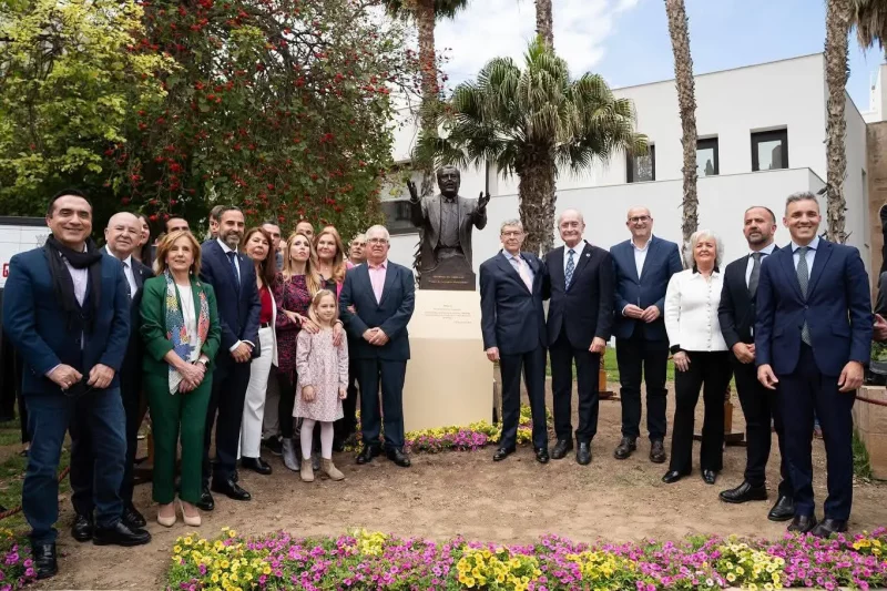 Canillas de Aceituno, orgullosa de su hijo más ilustre: Málaga dedica una escultura al cantaor Antonio de Canillas