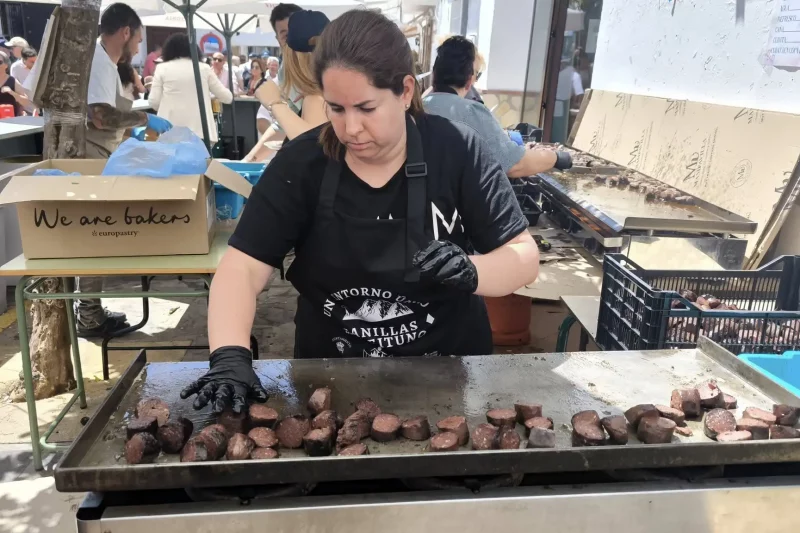 Sabor y tradición en el XXXV Día de la Morcilla de Canillas de Aceituno