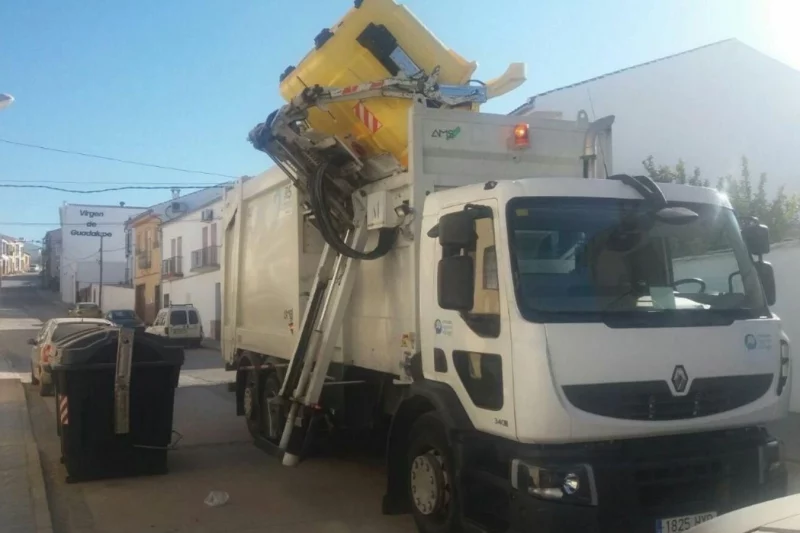 La Alta Axarquía afectada por la huelga indefinida del servicio de recogida de envases ligeros