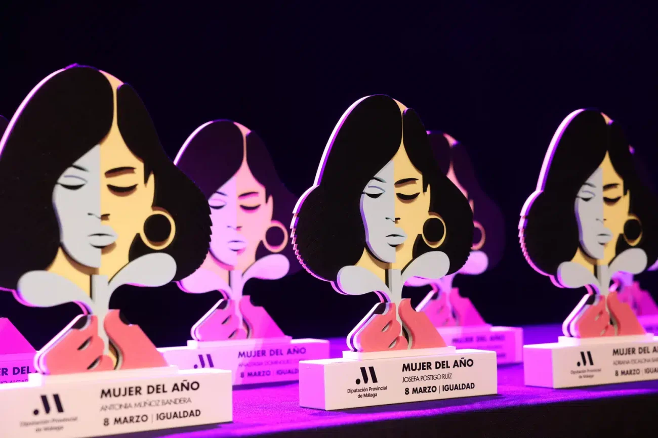 Mujer en plural