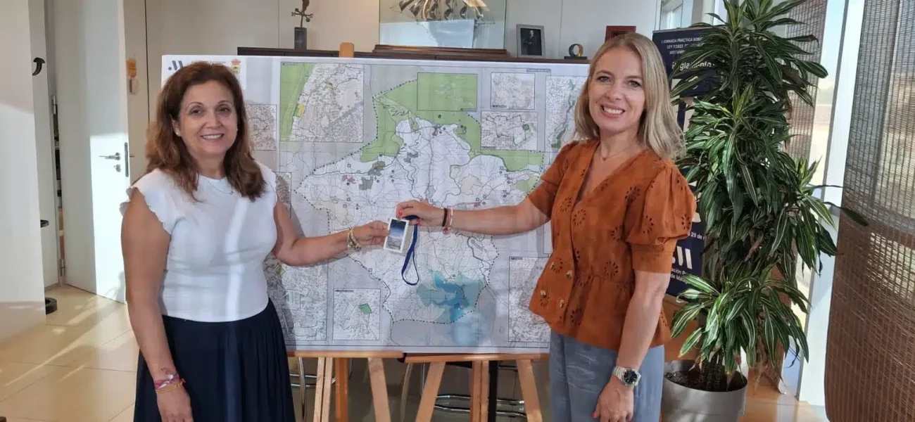 Entrega del Plan urbanístico de Periana y sus aldeas