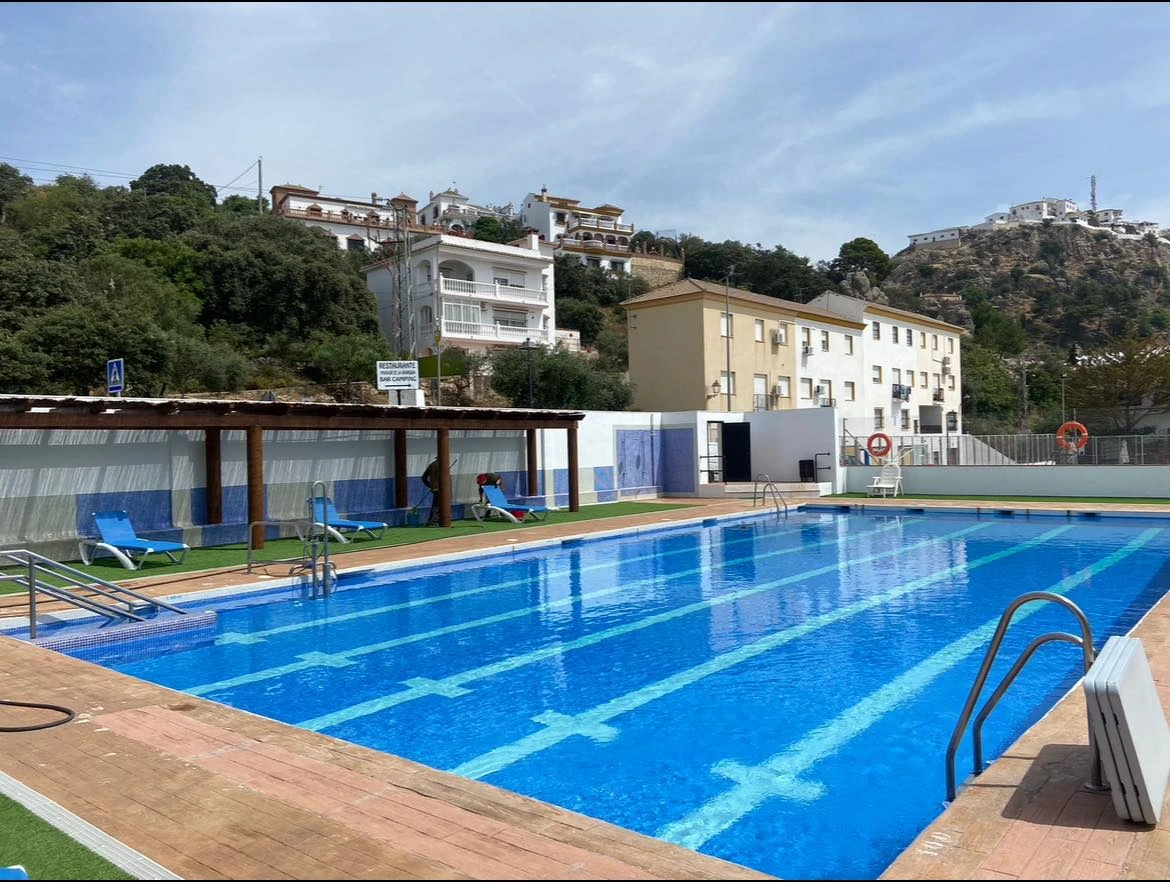 Piscina municipal de Comares