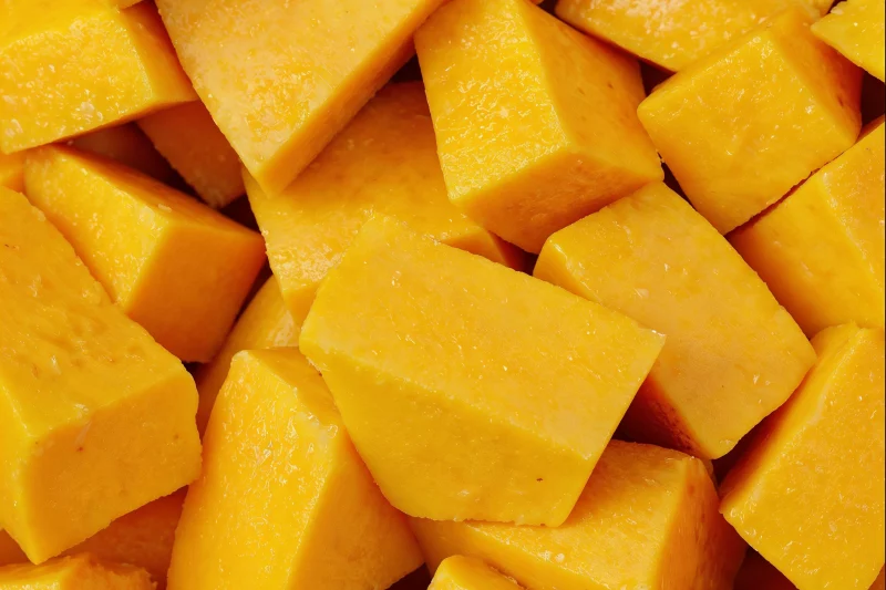 Trops busca 200 trabajadores para la campaña del mango en la Axarquía