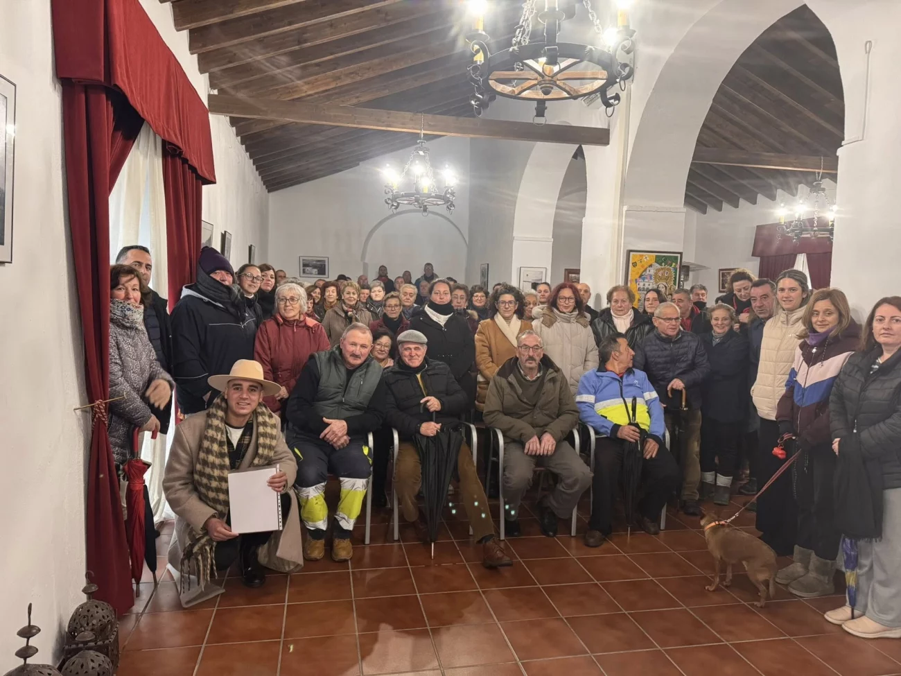 Concentración vecinal por las telecomunicaciones en Alfarnate